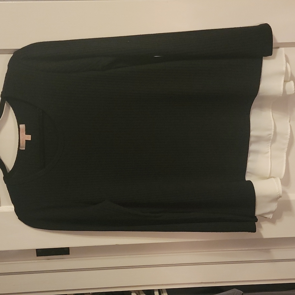 Casual Couture Top - Picture 2 of 2